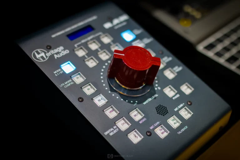 RAM System 5000 contrôle de moniteur ultra précis pour le mastering online et transparent pour une écoute ultra critique au studio d'enregistrement RAM System 5000 contrôle de moniteur ultra précis pour le mastering online et transparent pour une écoute ultra critique au studio d'enregistrement
