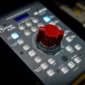 RAM System 5000 contrôle de moniteur ultra précis pour le mastering online et transparent pour une écoute ultra critique au studio d'enregistrement