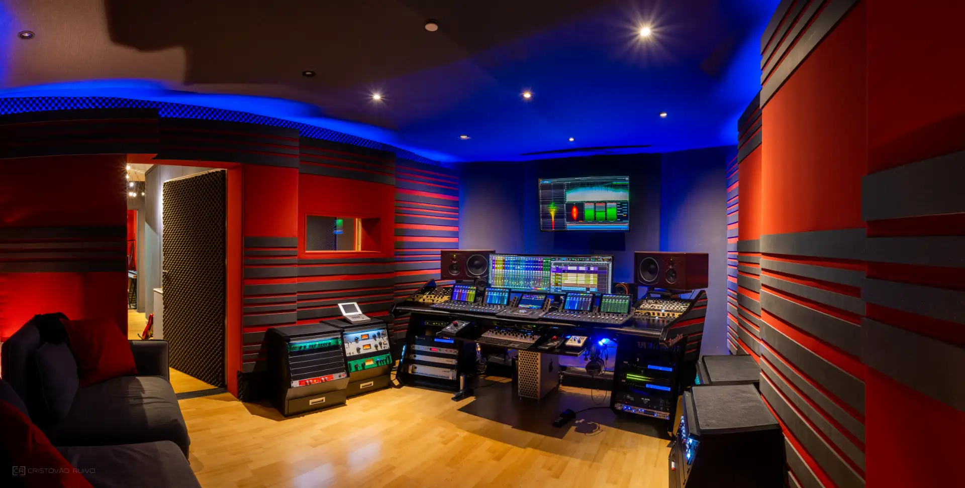 Studio d'enregistrement Reponse Studio spécialiste Mixage Mastering Enregistrement haut de gamme. Studio en vue globale