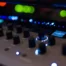 Console Softube Console 1 Mk3 utilisée pour le mixage professionnel en studio.